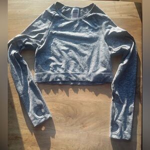 Women’s cropped long sleeve gymshark shirt